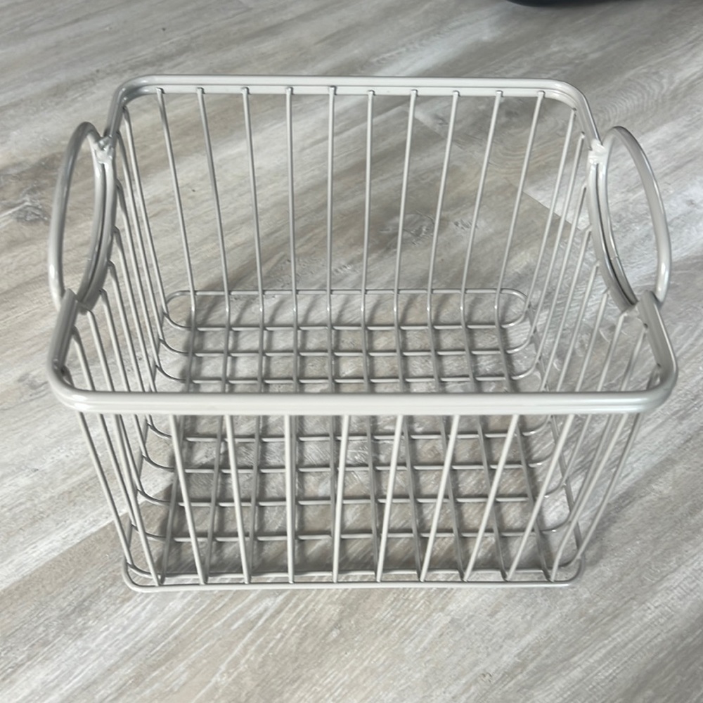 Target 🎯 Wire Bin Small